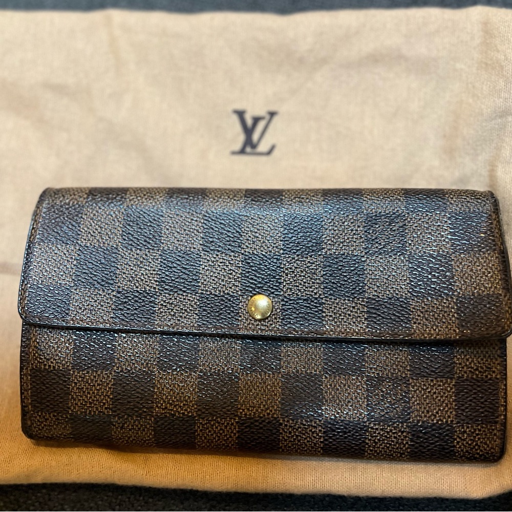Authentic Louis Vuitton Damier wallet